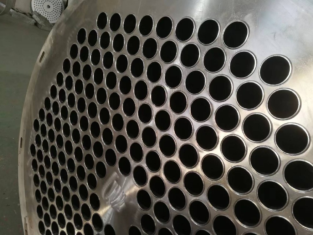 管冰機(jī)蒸發(fā)器先進(jìn)的機(jī)器人焊接技術(shù)。